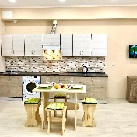 Комфортные Апартаменты Smart Zarvantsy エクステリア 写真